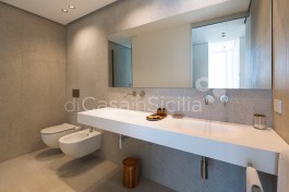 Villa Bedda Matri in Sicily for Rent | Noto | Villa on the Beach with Private Pool - Bathroom